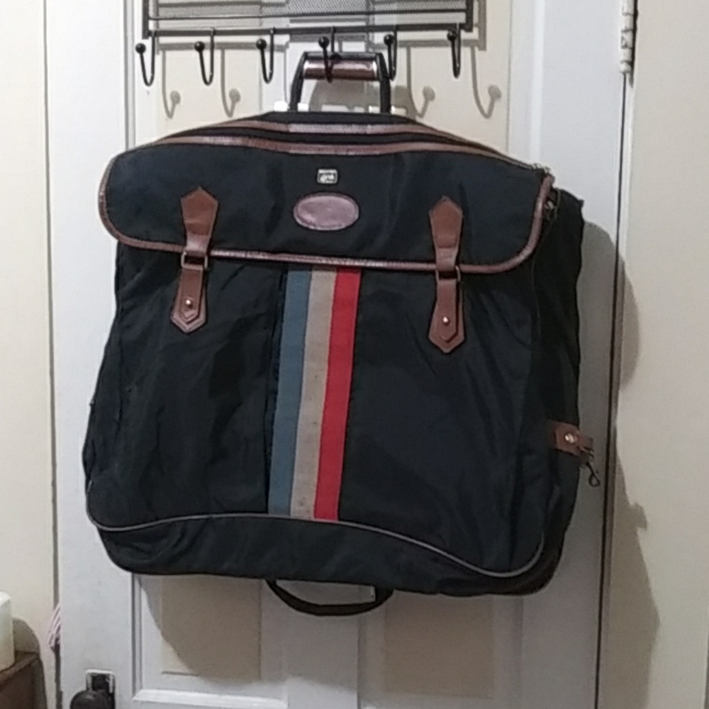Lark luggage
